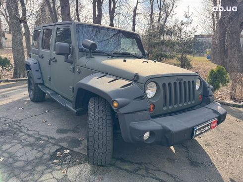 Jeep Wrangler 2011 зеленый - фото 3