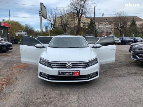 Volkswagen Passat 2018 белый - фото 17
