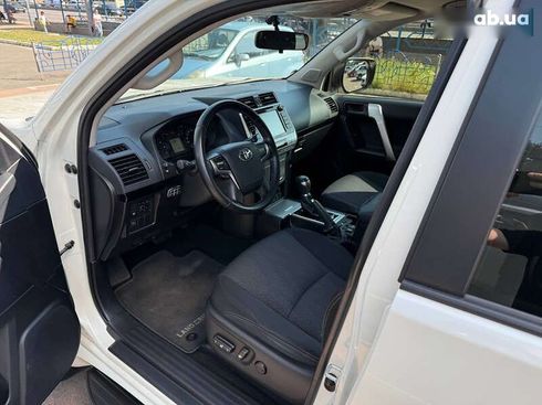 Toyota Land Cruiser Prado 2019 - фото 13