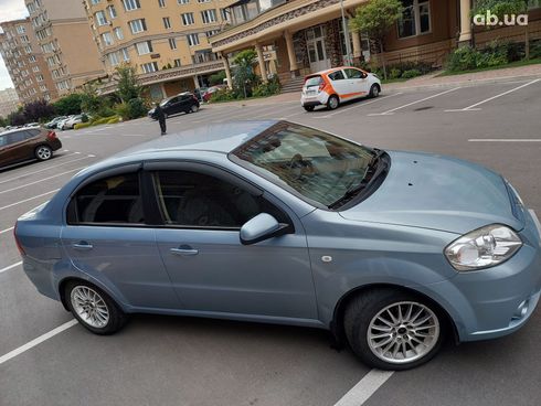 Chevrolet Aveo 2008 голубой - фото 14