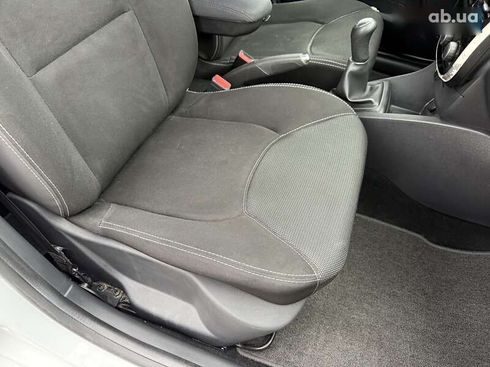 Renault Clio 2016 - фото 20