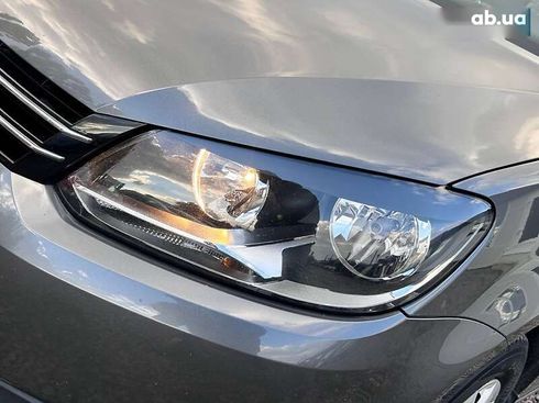 Volkswagen Touran 2015 - фото 10