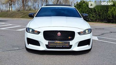 Jaguar XE 2019 - фото 2