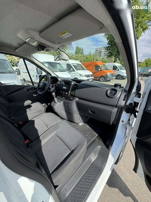 Renault Trafic 2021 - фото 27