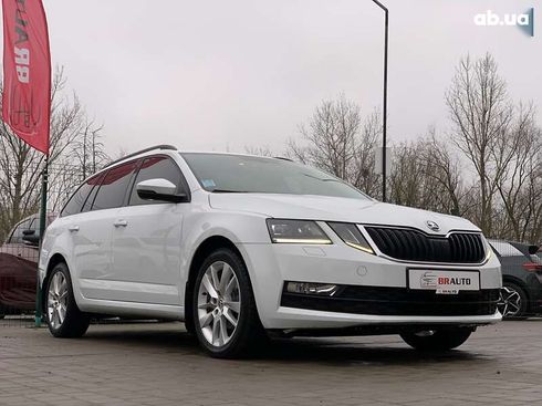 Skoda Octavia 2019 - фото 11