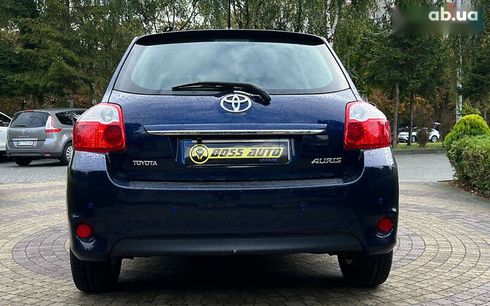 Toyota Auris 2010 - фото 6