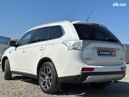 Mitsubishi Outlander 2015 белый - фото 13