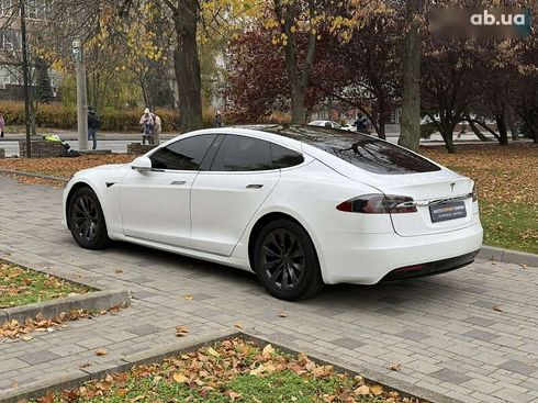 Tesla Model S 2019 - фото 12