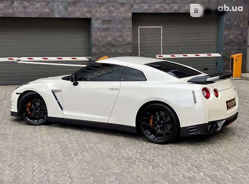 Nissan GT-R 2013 - фото 27