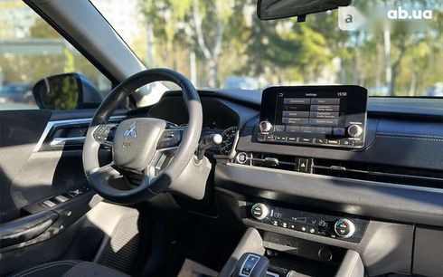 Mitsubishi Outlander 2021 - фото 10