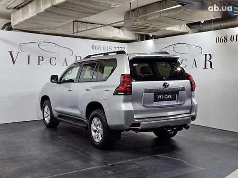 Toyota Land Cruiser Prado 2020 - фото 8