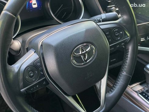 Toyota Camry 2019 белый - фото 36