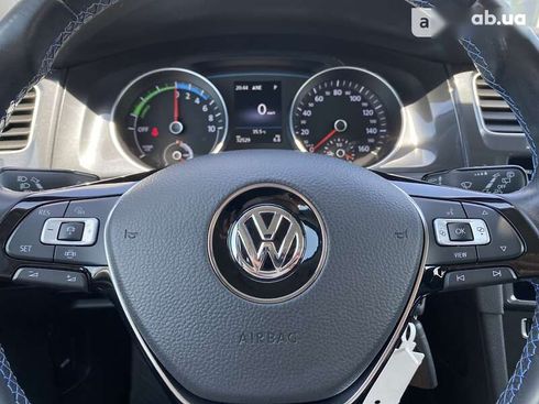 Volkswagen e-Golf 2020 - фото 23