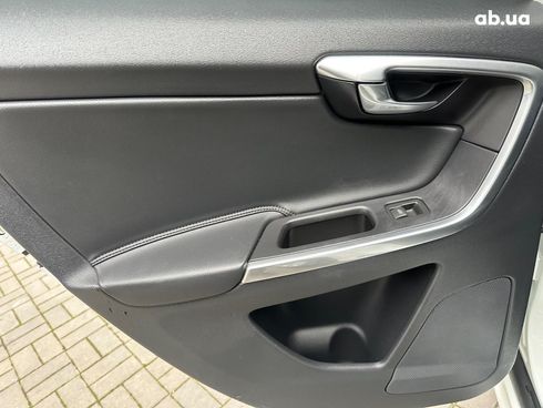 Volvo XC60 2015 белый - фото 16