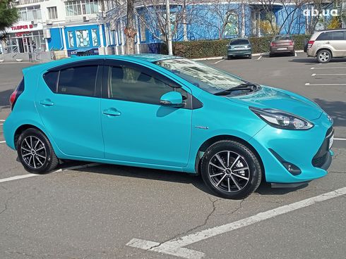 Toyota Prius 2019 голубой - фото 11