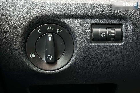 Skoda Fabia 2010 - фото 16