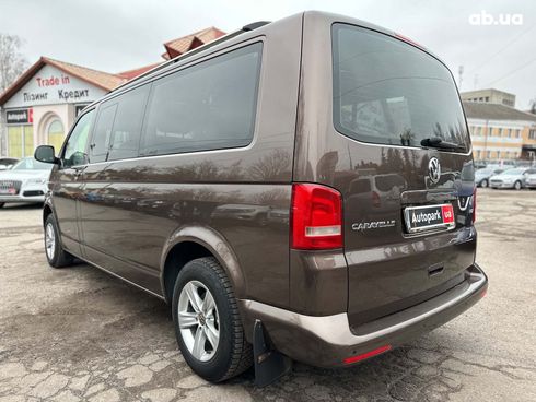 Volkswagen Caravelle 2015 коричневый - фото 24