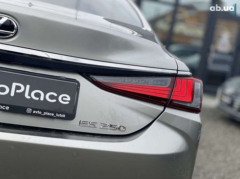 Lexus ES 2021 - фото 22