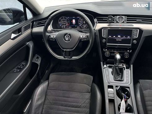 Volkswagen Passat 2017 - фото 22
