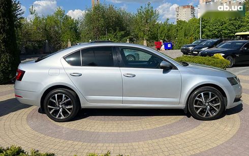 Skoda Octavia 2017 - фото 8