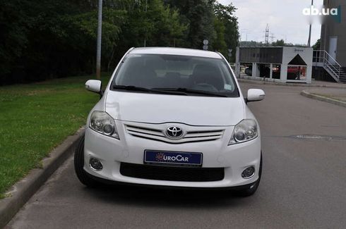 Toyota Auris 2011 - фото 3