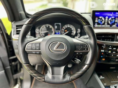 Lexus LX 2017 - фото 28