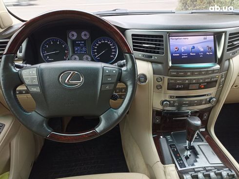 Lexus LX 2010 серый - фото 15