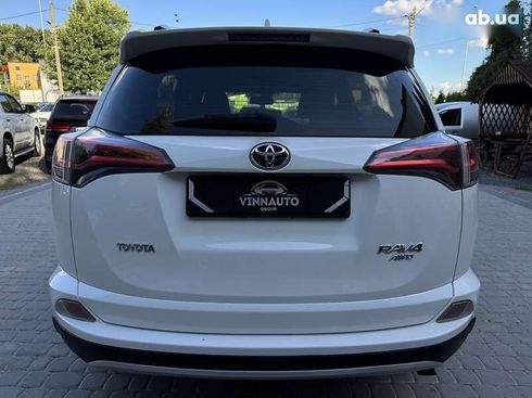 Toyota RAV4 2017 - фото 16