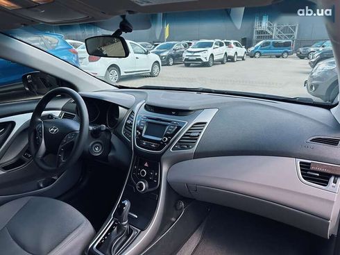 Hyundai Elantra 2015 - фото 13