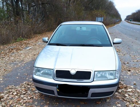 Skoda Octavia 2008 серебристый - фото 2