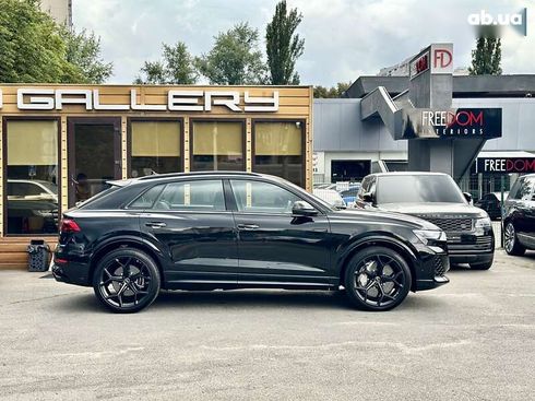 Audi RS Q8 2025 - фото 15