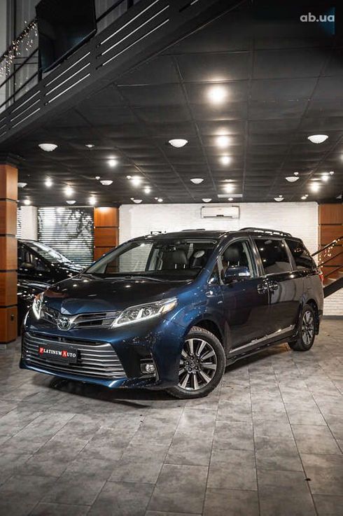 Toyota Sienna 2018 - фото 10