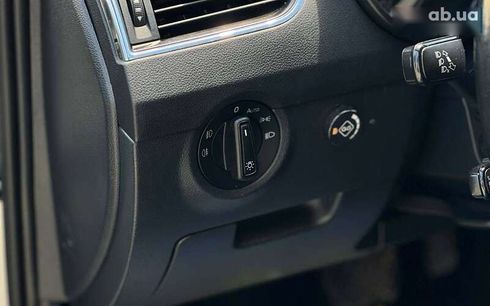 Skoda Octavia 2019 - фото 12