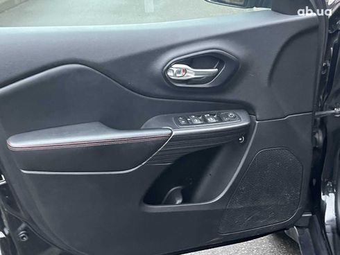 Jeep Cherokee 2015 черный - фото 15