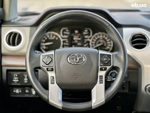 Toyota Tundra 2021 серый - фото 16