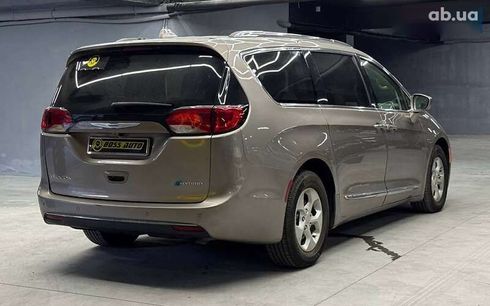 Chrysler Pacifica 2017 - фото 6