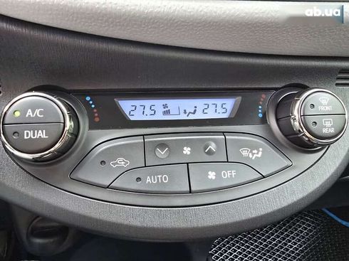 Toyota Yaris 2013 - фото 18