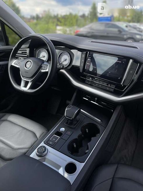 Volkswagen Touareg 2019 - фото 30