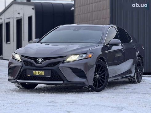 Toyota Camry 2022 - фото 2