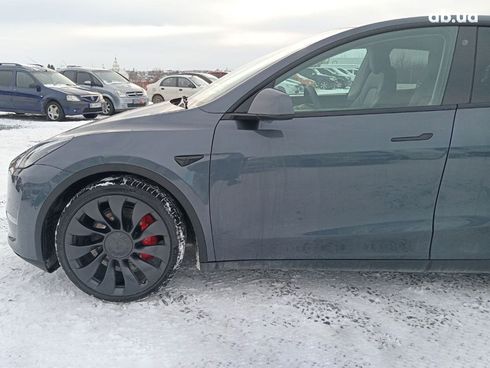 Tesla Model Y 2022 серый - фото 12