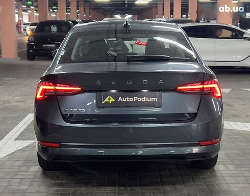Skoda Octavia 2021 - фото 11