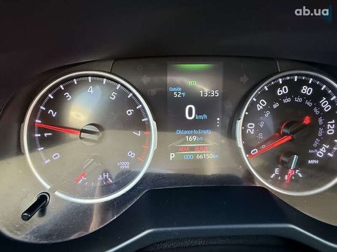 Toyota RAV4 2018 - фото 17