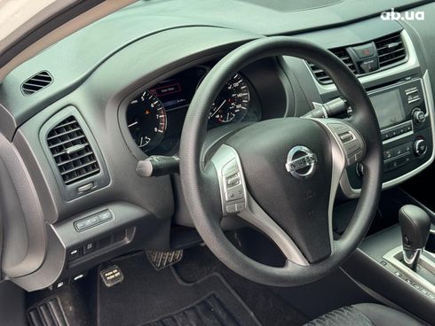 Nissan Altima 2018 белый - фото 21