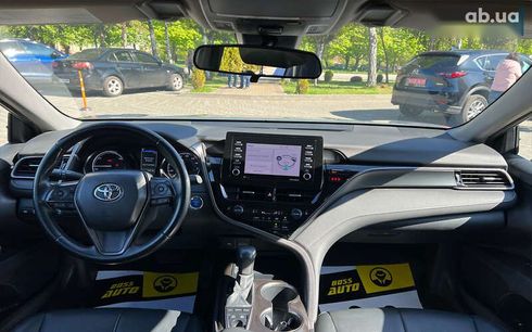 Toyota Camry 2021 - фото 12