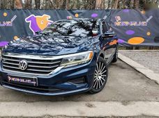 Продаж вживаних Volkswagen Passat 2021 року - купити на Автобазарі