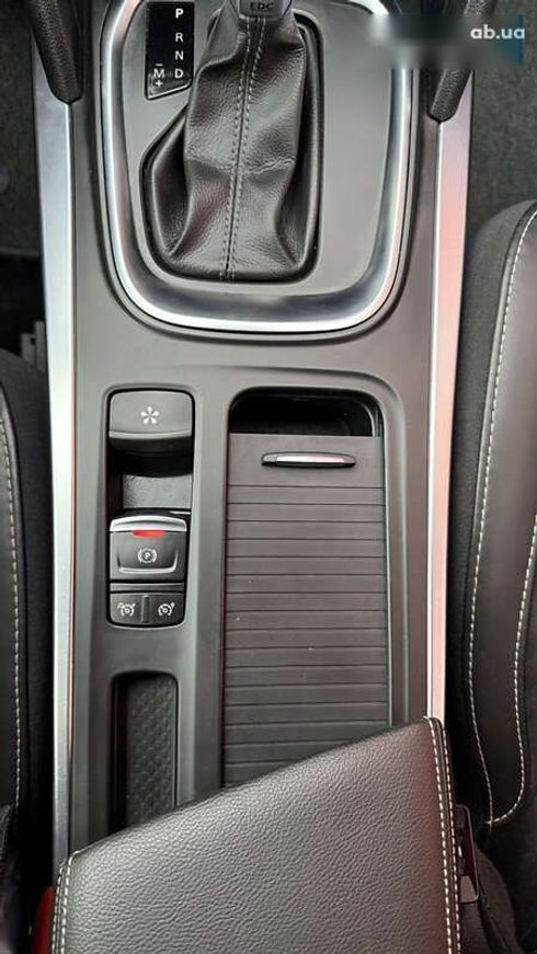 Renault Megane 2016 - фото 25