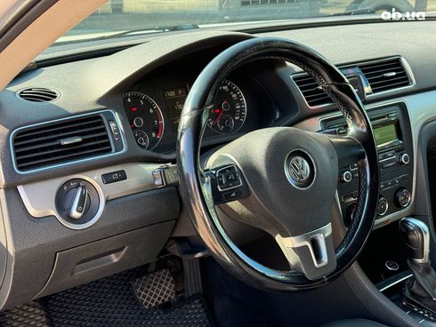 Volkswagen Passat 2015 белый - фото 17