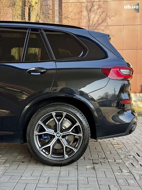 BMW X5 M 2021 - фото 23