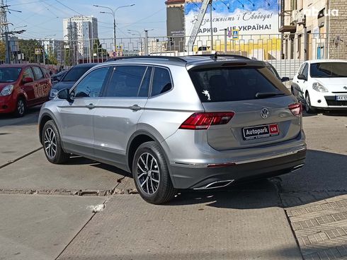 Volkswagen Tiguan 2021 серый - фото 4