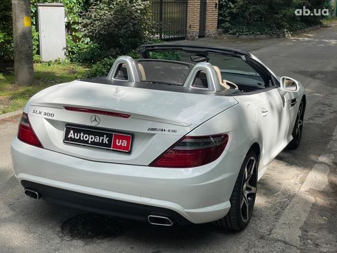 Mercedes-Benz SLK-Класс 2015 белый - фото 27
